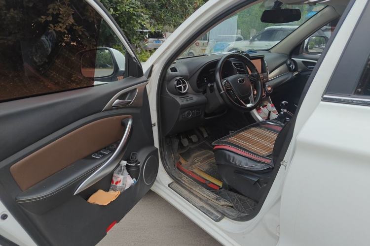 Used BYD Song 2016 GaiShi Edition 1.5TI Manual Elite Model Driver Seat