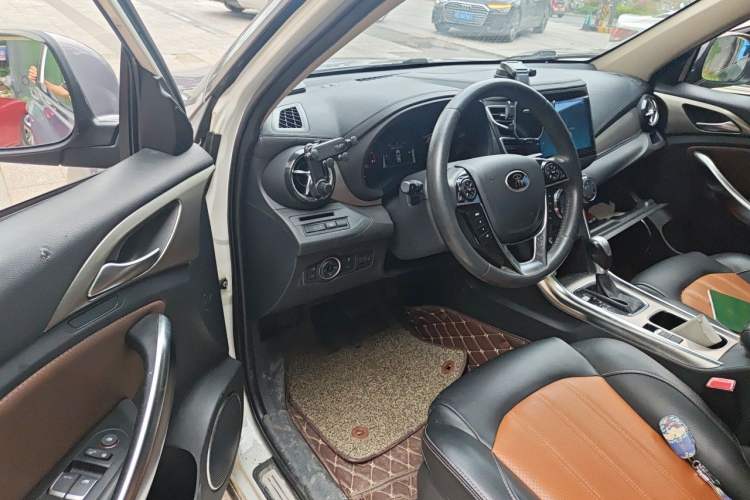 Used BYD Song 2016 GaiShi Edition 1.5TID Automatic Elite Model Driver Seat