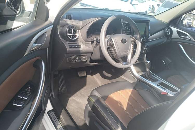 Used BYD Song 2016 GaiShi Edition 1.5TID Automatic Elite Model Driver Seat