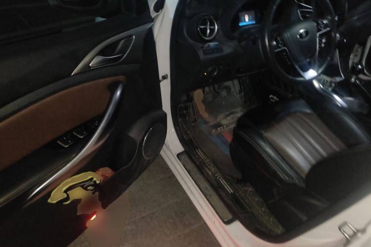 Used BYD Song 2016 GaiShi Edition 1.5TI Manual Elite Model Driver Seat