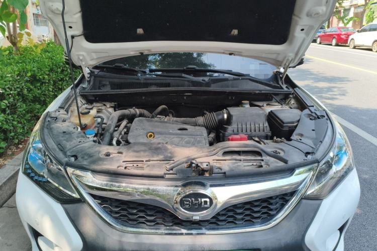 Used BYD Song 2016 2.0TID Automatic Flagship Edition Engine Bay