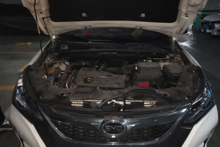 Used BYD Song 2016 2.0TID Automatic Prestige Edition Engine Bay