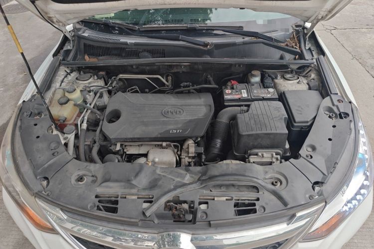 Used BYD Song 2016 GaiShi Edition 1.5TID Automatic Elite Model Engine Bay
