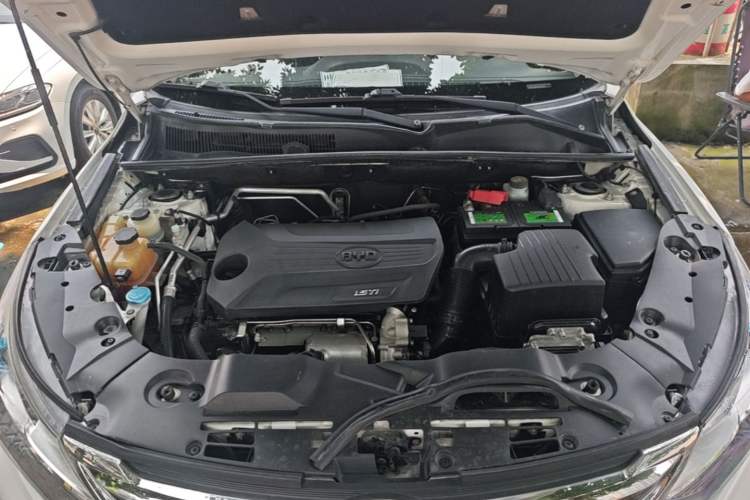 Used BYD Song 2016 1.5TI Manual Luxury Model Engine Bay