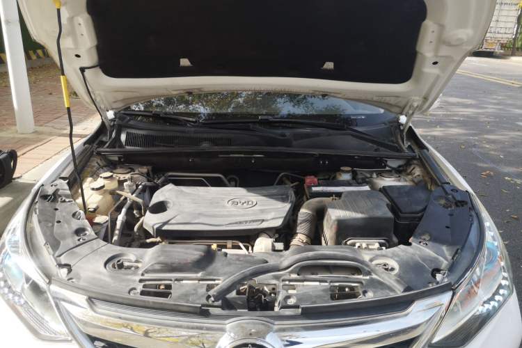 Used BYD Song 2016 Gaishi Edition 1.5TI Manual Haoya Model Engine Bay