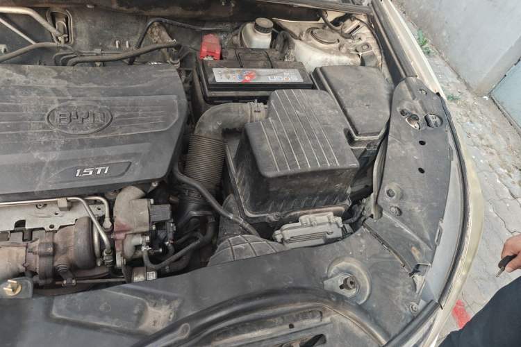 Used BYD Song 2016 GaiShi Edition 1.5TI Manual Elite Model Engine Bay Left