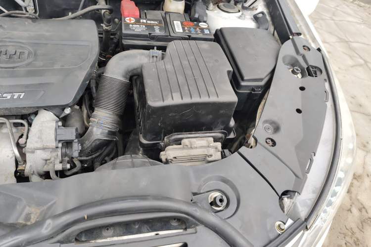 Used BYD Song 2016 GaiShi Edition 1.5TI Manual Elite Model Engine Bay Left