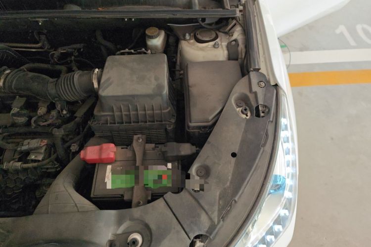 Used BYD Song 2016 2.0TID Automatic Flagship Edition Engine Bay Left