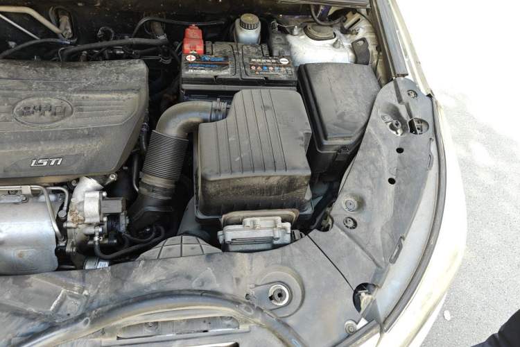 Used BYD Song 2016 1.5TI Manual Luxury Model Engine Bay Left