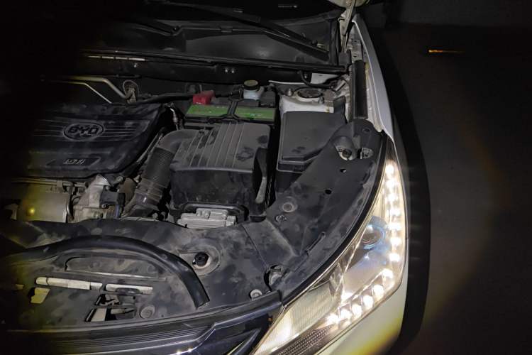 Used BYD Song 2016 GaiShi Edition 1.5TID Automatic Elite Model Engine Bay Left