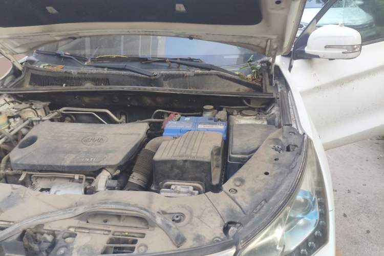 Used BYD Song 2016 1.5TI Manual Luxury Model Engine Bay Left