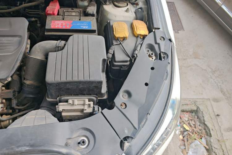 Used BYD Song 2016 GaiShi Edition 1.5TI Manual Elite Model Engine Bay Left