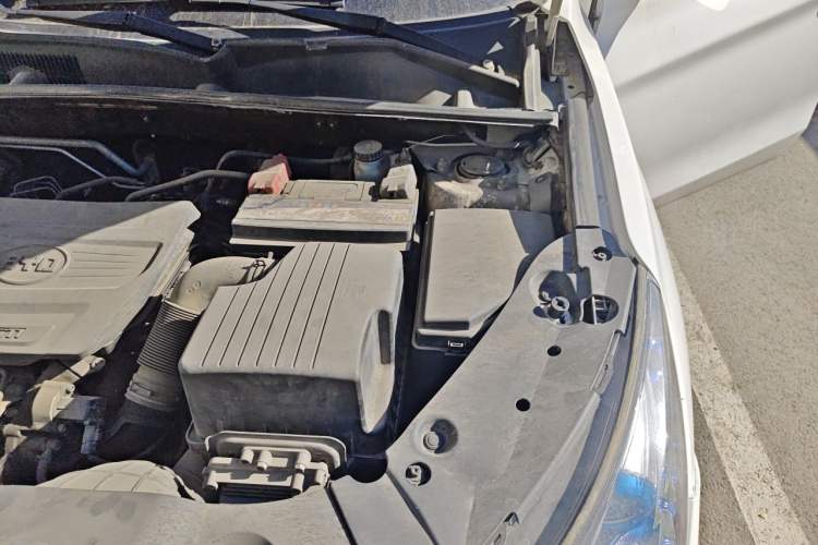 Used BYD Song 2016 1.5TI Manual Luxury Model Engine Bay Left