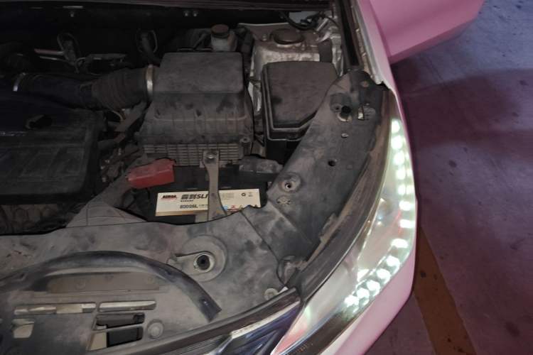 Used BYD Song 2016 2.0TID Automatic Prestige Edition Engine Bay Left