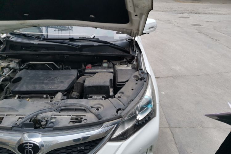 Used BYD Song 2016 GaiShi Edition 1.5TID Automatic Elite Model Engine Bay Left