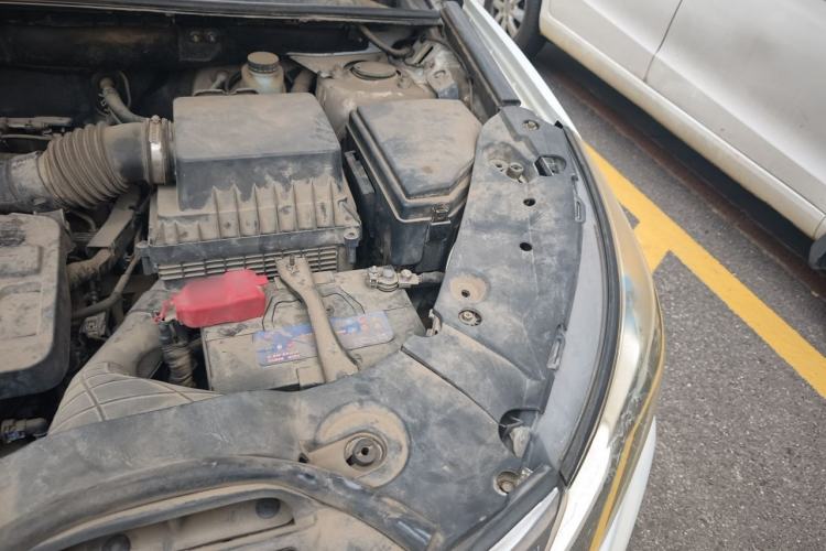 Used BYD Song 2016 2.0TID Automatic Prestige Edition Engine Bay Left