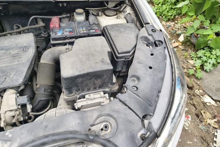 Used BYD Song 2016 1.5TI Manual Luxury Model Engine Bay Left