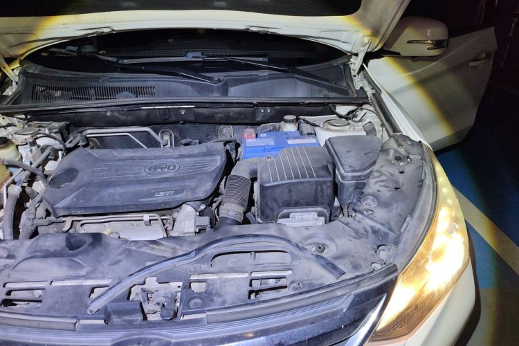 Used BYD Song 2016 Gaishi Edition 1.5TID Automatic Luxury Model Engine Bay Left