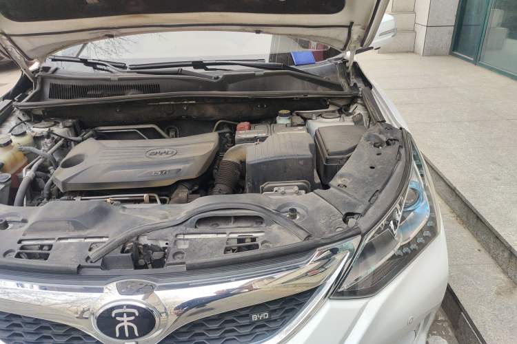 Used BYD Song 2016 Gaishi Edition 1.5TI Manual Haoya Model Engine Bay Left