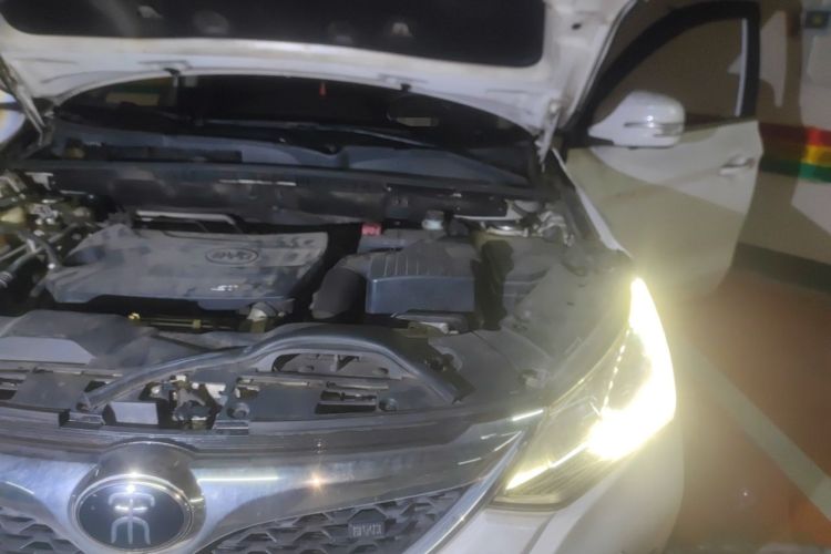 Used BYD Song 2016 GaiShi Edition 1.5TID Automatic Elite Model Engine Bay Left