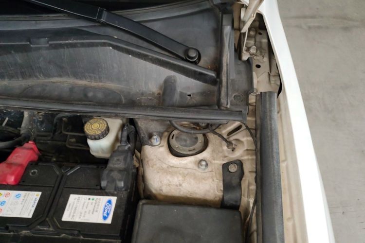 Used BYD Song 2016 GaiShi Edition 1.5TID Automatic Elite Model Engine Bay Left