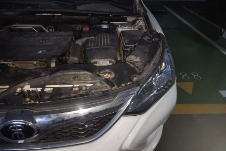 Used BYD Song 2016 GaiShi Edition 1.5TID Automatic Elite Model Engine Bay Left