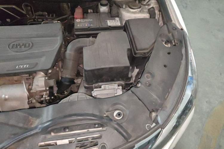 Used BYD Song 2016 GaiShi Edition 1.5TID Automatic Elite Model Engine Bay Left