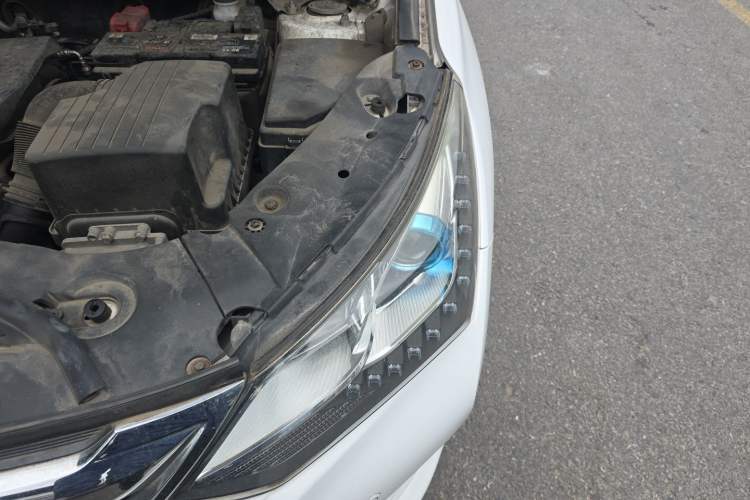 Used BYD Song 2016 GaiShi Edition 1.5TID Automatic Elite Model Engine Bay Left