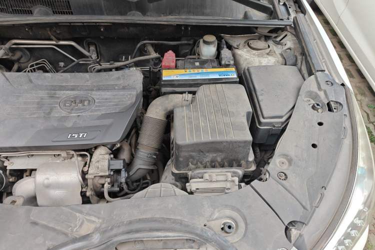 Used BYD Song 2016 GaiShi Edition 1.5TI Manual Elite Model Engine Bay Left
