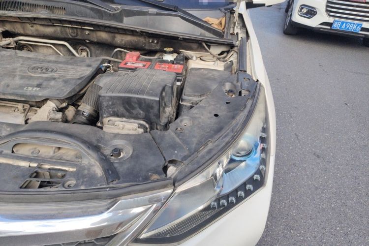 Used BYD Song 2016 GaiShi Edition 1.5TI Manual Elite Model Engine Bay Left
