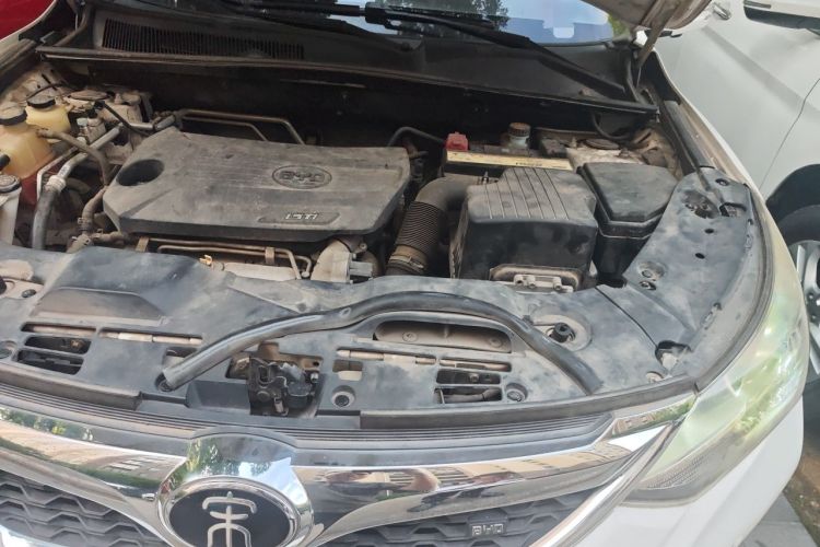 Used BYD Song 2016 GaiShi Edition 1.5TI Manual Elite Model Engine Bay Left
