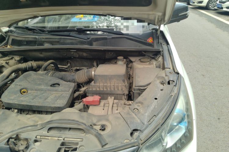 Used BYD Song 2016 2.0TID Automatic Prestige Edition Engine Bay Left