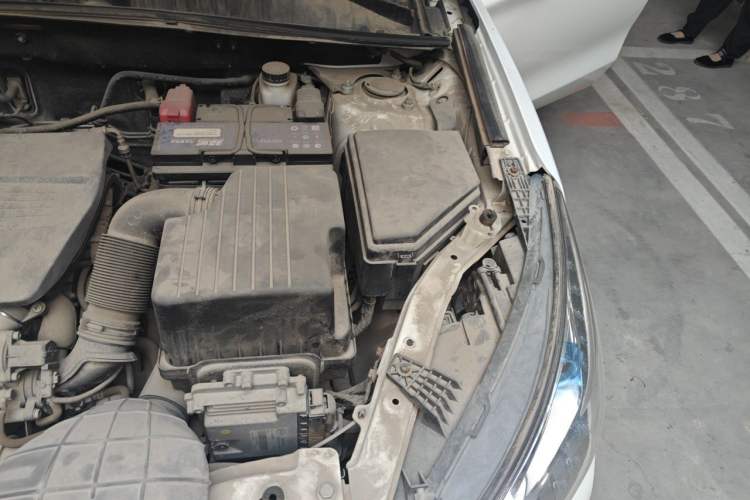 Used BYD Song 2016 GaiShi Edition 1.5TI Manual Elite Model Engine Bay Left