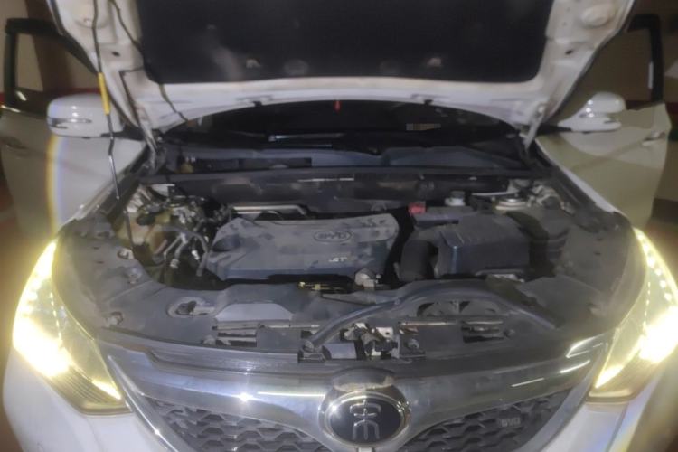 Used BYD Song 2016 GaiShi Edition 1.5TID Automatic Elite Model Engine Bay