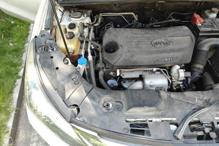 Used BYD Song 2016 1.5TI Manual Luxury Model Engine Bay Right