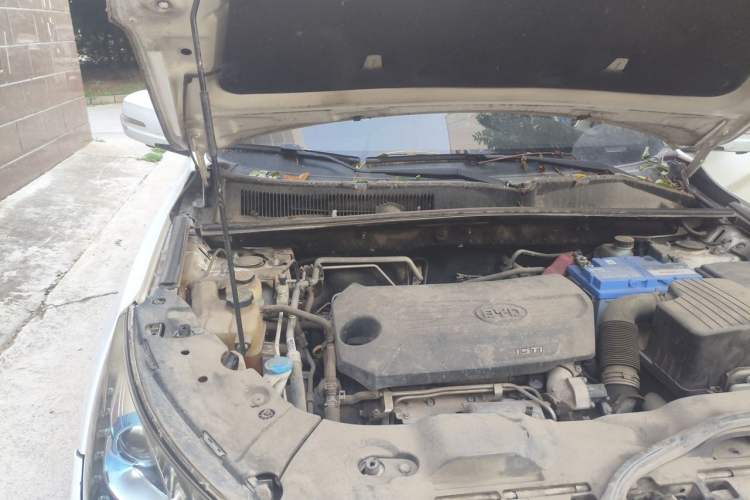 Used BYD Song 2016 1.5TI Manual Luxury Model Engine Bay Right