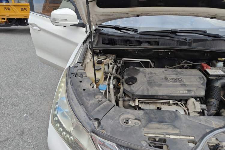 Used BYD Song 2016 1.5TI Manual Luxury Model Engine Bay Right