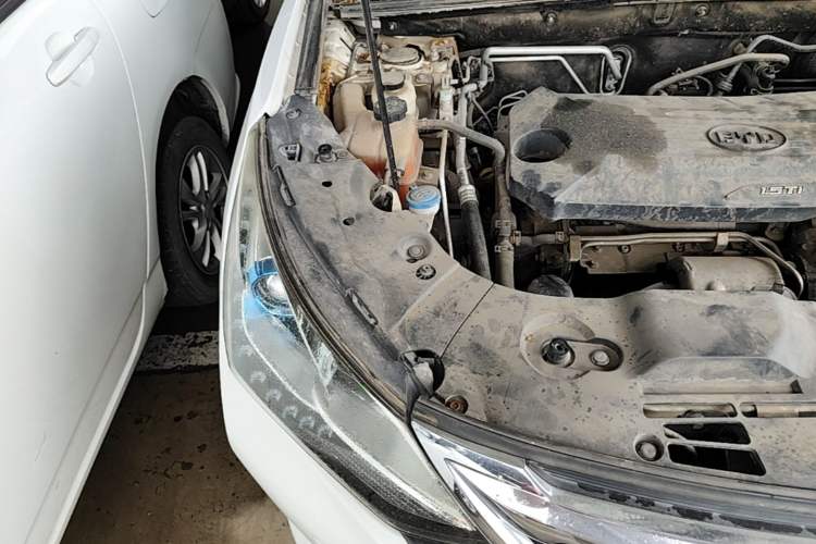 Used BYD Song 2016 1.5TI Manual Luxury Model Engine Bay Right