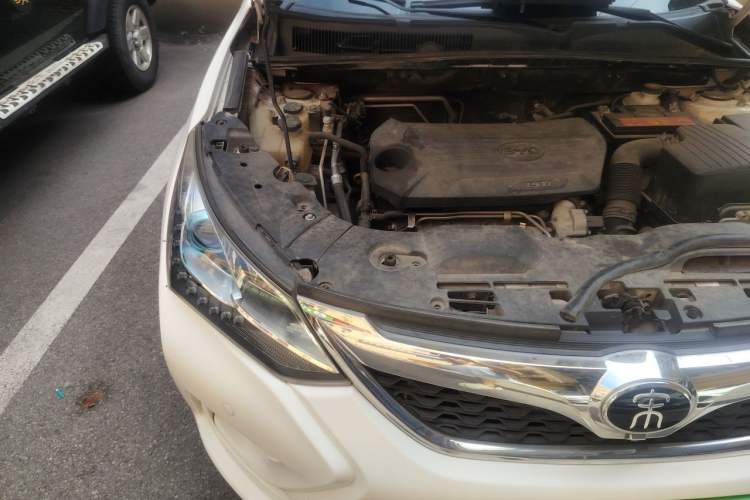 Used BYD Song 2016 GaiShi Edition 1.5TID Automatic Elite Model Engine Bay Right