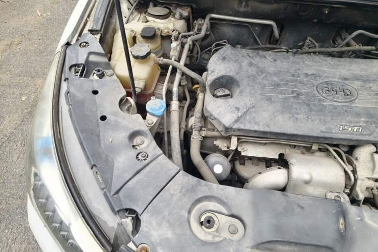 Used BYD Song 2016 1.5TI Manual Luxury Model Engine Bay Right