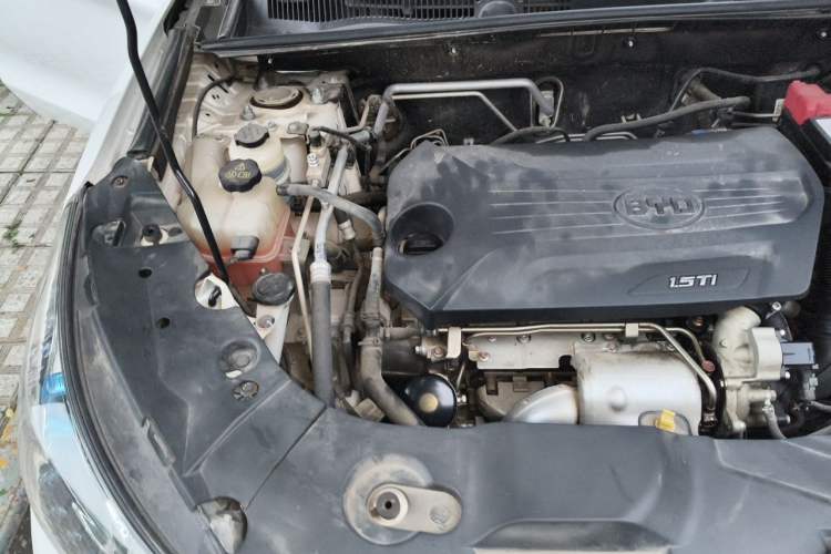 Used BYD Song 2016 GaiShi Edition 1.5TI Manual Elite Model Engine Bay Right