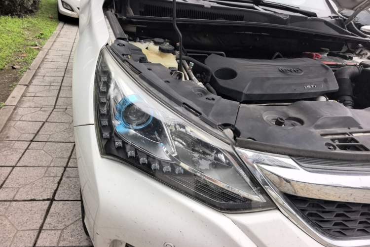 Used BYD Song 2016 Gaishi Edition 1.5TI Manual Haoya Model Engine Bay Right