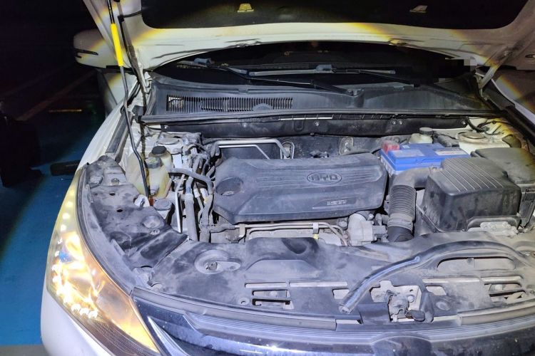 Used BYD Song 2016 Gaishi Edition 1.5TID Automatic Luxury Model Engine Bay Right
