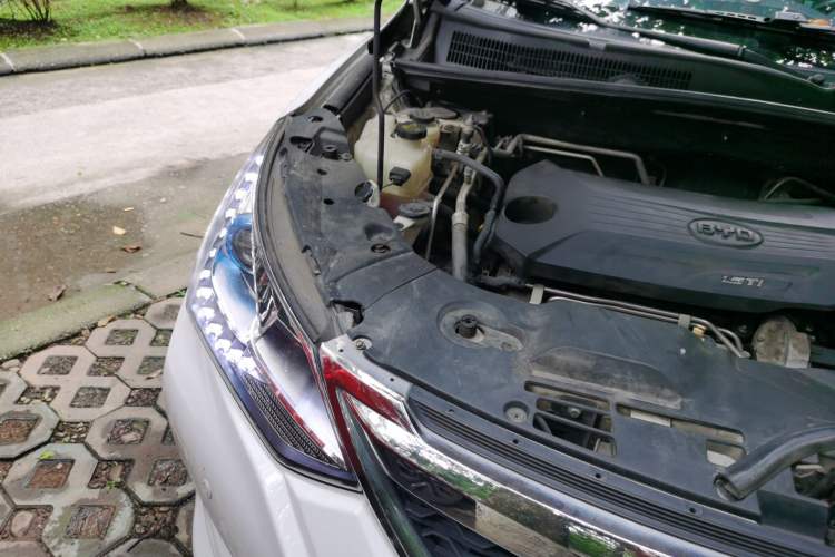 Used BYD Song 2016 GaiShi Edition 1.5TI Manual Elite Model Engine Bay Right