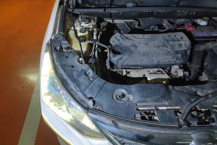 Used BYD Song 2016 GaiShi Edition 1.5TID Automatic Elite Model Engine Bay Right