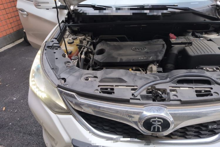 Used BYD Song 2016 GaiShi Edition 1.5TI Manual Elite Model Engine Bay Right