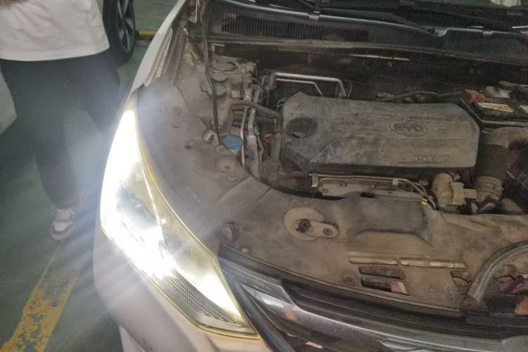 Used BYD Song 2016 GaiShi Edition 1.5TID Automatic Elite Model Engine Bay Right