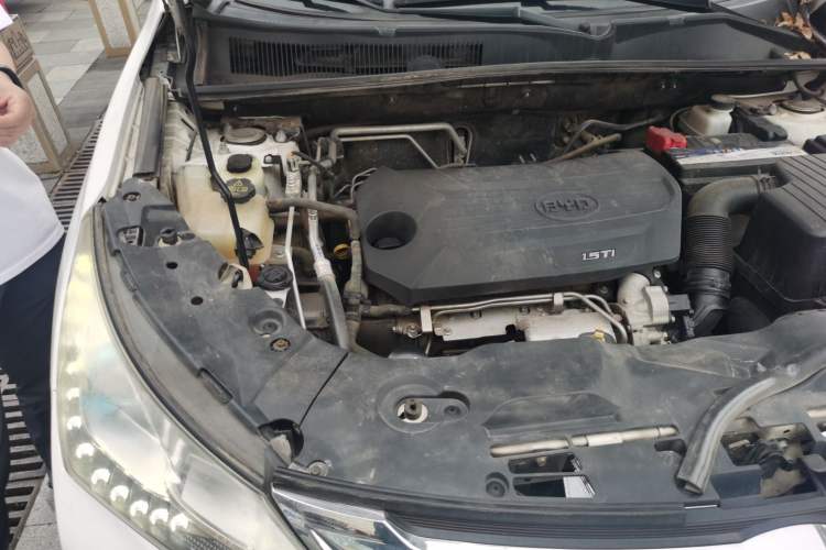 Used BYD Song 2016 GaiShi Edition 1.5TI Manual Elite Model Engine Bay Right