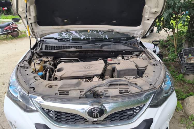 Used BYD Song 2016 Gaishi Edition 1.5TI Manual Haoya Model Engine Bay