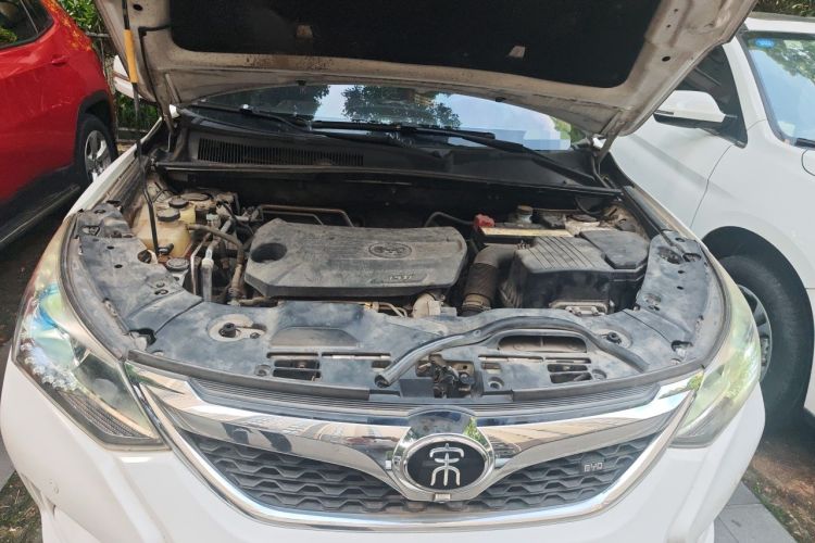 Used BYD Song 2016 GaiShi Edition 1.5TI Manual Elite Model Engine Bay